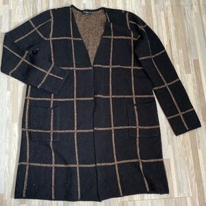 Fortune & Ivy ladies sweater   See pictures for details. Top to bottom 39 inches